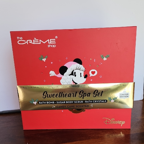 Disney Other - The Creme Shop Disney Red Sweetheart Spa Collection. Limited Edition